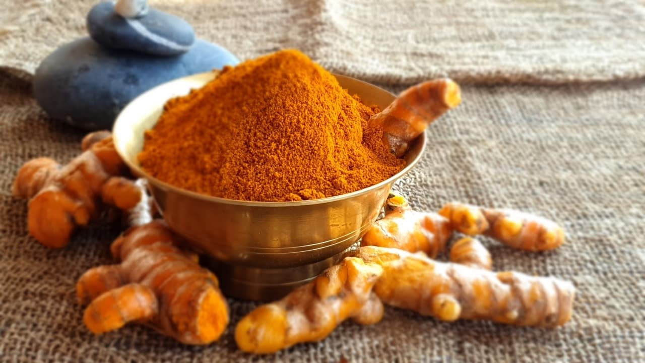 Turmeric powder बेसार
